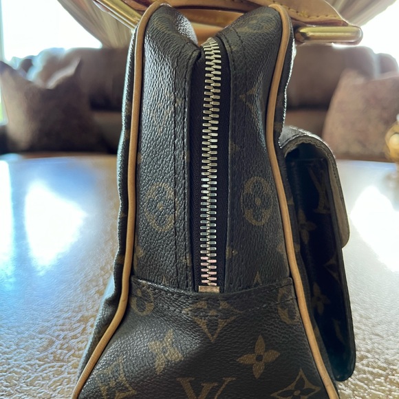 Authentic Louis Vuitton Satchel - Picture 3 of 16